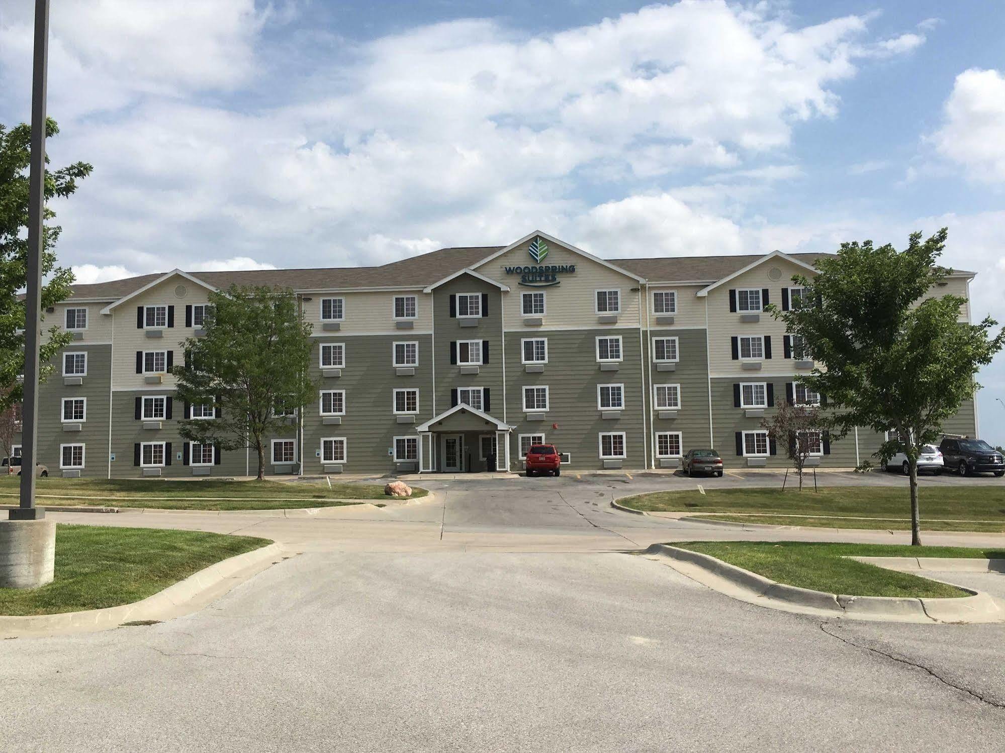 Extended Stay America Select Suites - Omaha - Southwest La Vista Екстер'єр фото